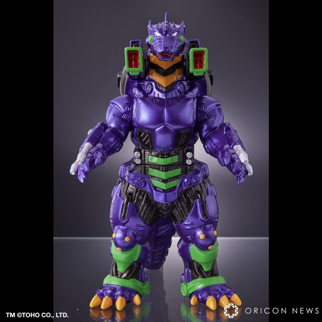 "Movie Monster Series Type-3 Kiryu (2002) Heavy Arms Type Eva Unit-01 Image Color ver." and "Movie Monster Series Type-3 Kiryu (2003) Heavy Arms Type Eva Unit-02 Image Color ver." TM & ©TOHO CO., LTD. ©Khara