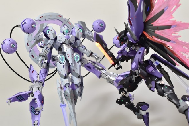 Facing Gundam Aerial (custom) on the left, Custom Michaelis "Michaelis Cathedral Order" - Created and provided by Soreiyu