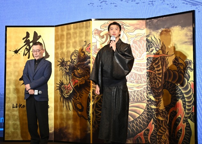 Director Masaharu Take (left) and Ryoma Takeuchi at the press conference for "Like a Dragon: Yakuza"