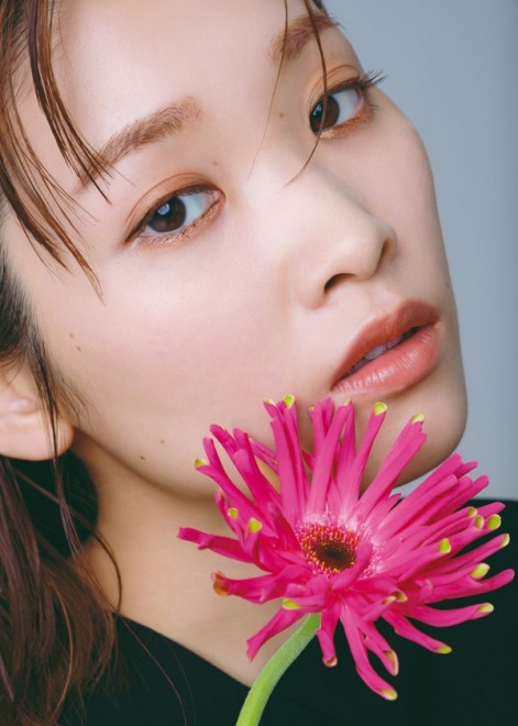 Kana Ichinose appearing in the new magazine 'VOICE VISTA magazine vol.02' (Kodansha) (Photography by Fumiko Shibata)
