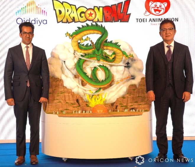 Attendees at the "Qiddya (Qiddiya)" signing ceremony, from left: Mr. Abdullah Aldawood and Mr. Katsuhiro Takagi (C) ORICON News inc.