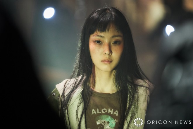 Jeong Su-in (played by Jeong So-ni) = Netflix series "Parasyte -The Grey-" exclusively on Netflix from April 5th