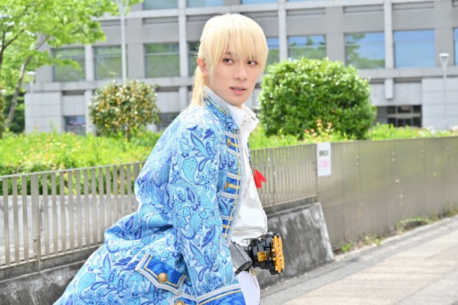 From "Kamen Rider Gotchard: The Future Daybreak," Houou Kaguya Quartz
