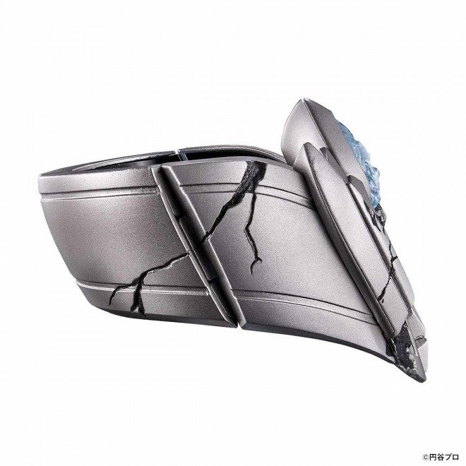 The "Ultra Replica Ultimate Bracelet -DAMAGE EDITION-" is a must-have for fans of the series and collectors alike.