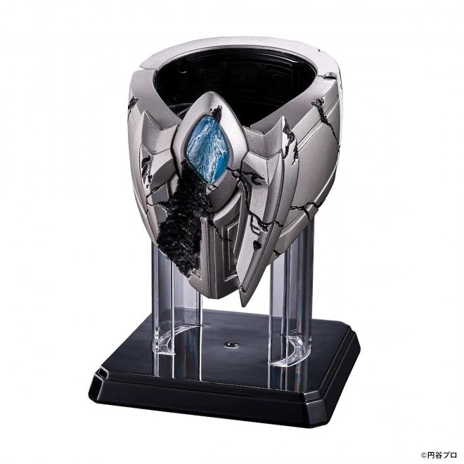 The "Ultra Replica Ultimate Bracelet -DAMAGE EDITION-" is a must-have for fans of the series and collectors alike.