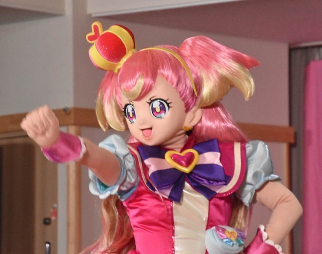 Cure Wonderful on stage at the dance event for the upcoming movie Wonderful Precure! The Movie: Thrilling Adventure in the Heart▼Game World!