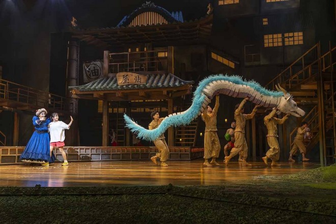 Final performance of "Spirited Away" in London (Chihiro played by Mone Kamishiraishi) curtain call photo (Photographer: Ellie Kurttz)