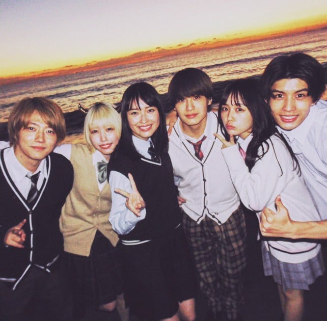 My Love with a Star Begins Now Cast Members (From Left): Aqua (Kaito Sakurai), MEMcho (Ano), Akane Kurokawa (Mizuki Kayashima), Kengo Morimoto (Hiromu Kuroda), Yuki Sumi (Naenano), Nobuyuki Kumano (Shotaro Hiiragi)