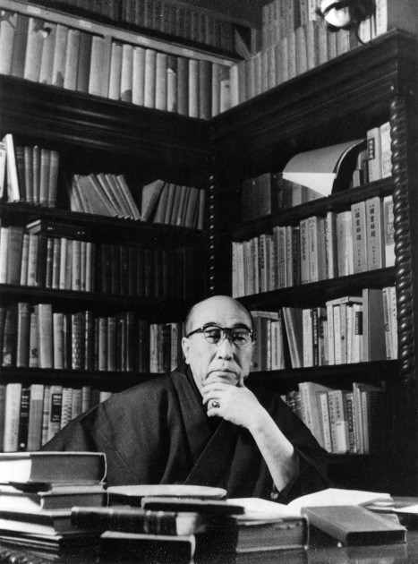 Portrait of Edogawa Ranpo. Research cooperation by the Edogawa Ranpo Memorial Center for Popular Culture Studies, Rikkyo University