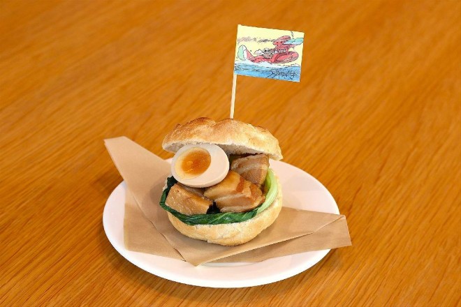 Limited-time pork kakuni sandwich at Transcontinental Flight Café in Ghibli’s Grand Warehouse (C) Studio Ghibli.