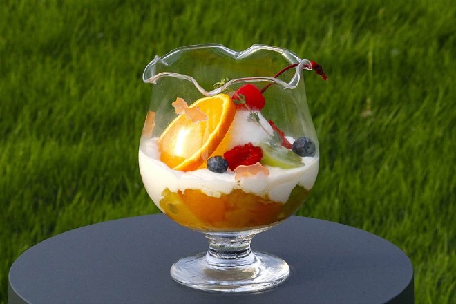 Fishbowl parfait (seasonal fruit) at Rotunda Kazegaoka (C) Studio Ghibli.
