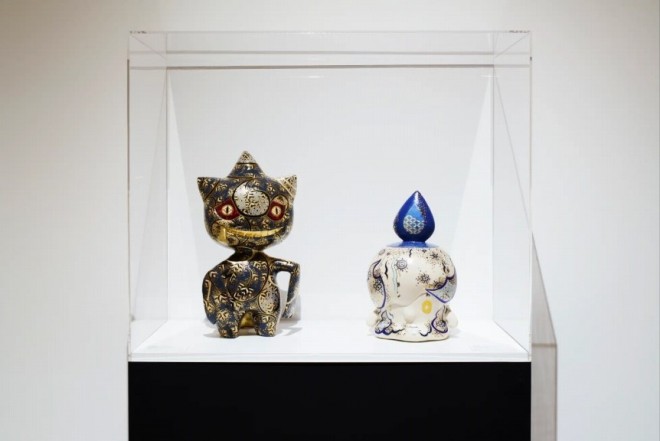 Kasumi Ueba, "Vine-and-Ivy Pattern Banette" (2024), Private Collection / Kasumi Ueba, "Blue Flame Pattern Litwick" (2024), Private Collection © Kasumi Ueba, Photo by Fumiaki Nakadogawa
