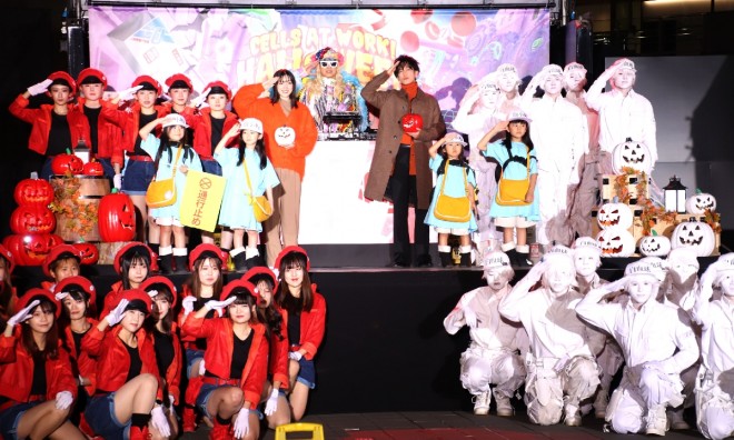 Red and White Blood Cells Celebrate 'Cells at Work!' Halloween Event in Shibuya (C) ORICON News Inc.