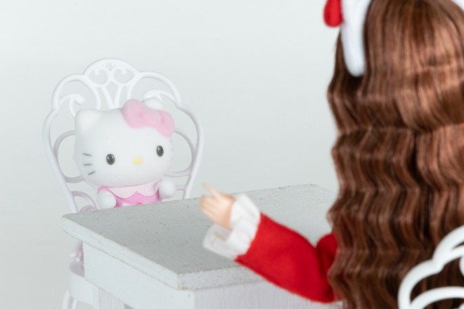 Hello Kitty and Licca-chan during their interview.