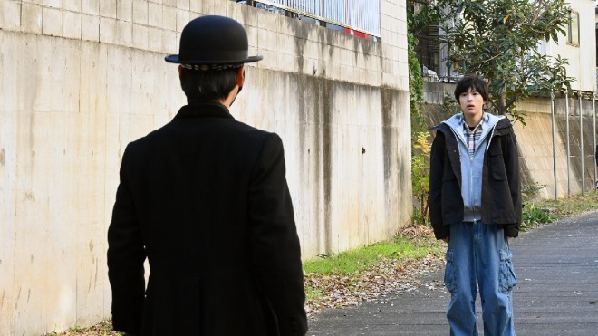 Ultraman Arc, December 14: Episode 22, "The Man with the White Mask"