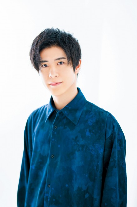 Takeo Otsuka as Akira