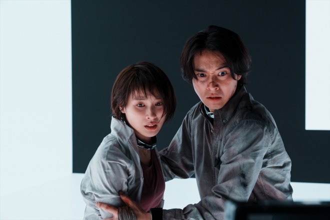Arisu and Usagi facing dangerous game challenges in Alice in Borderland Season 3