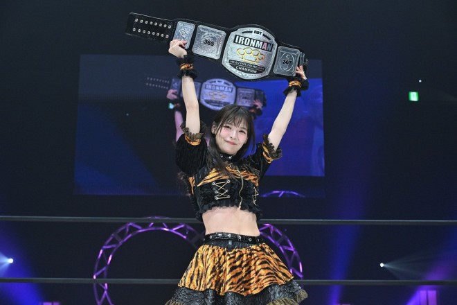 Sumire Uesaka during her pro wrestling debut