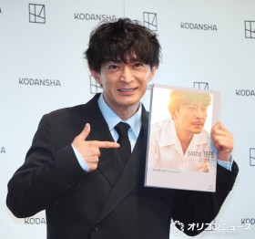 Kenjiro Tsuda Shyly Laughs About New Photobook “It’s Embarrassing” and Reveals He Once Turned It Down “I’m Already Over 50…”
